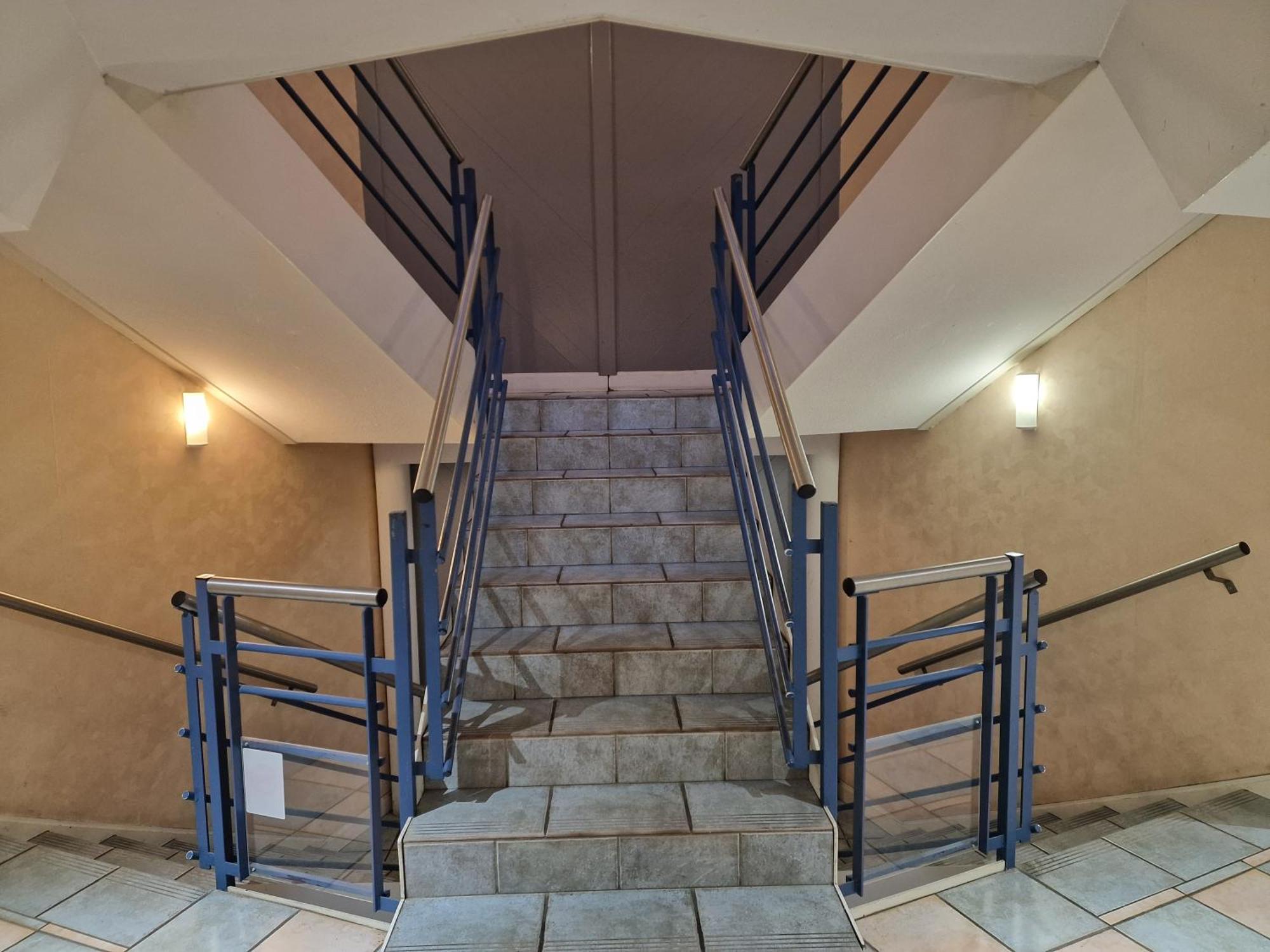 Comfortable Duplex En Residence Securisee Proche Metro Toulouse Luaran gambar